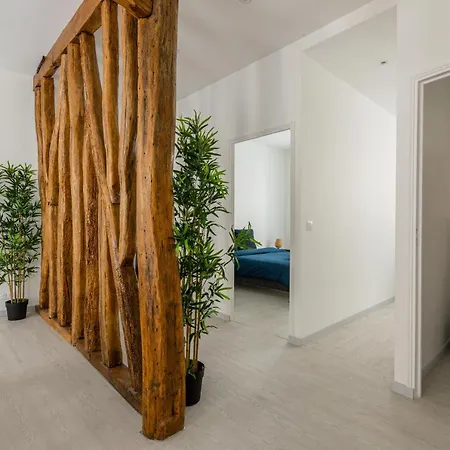 Luxurious 2 Bedroom Avenue Des Champs-elysees Saint-philippe Du Roule Free Netflix * Paris