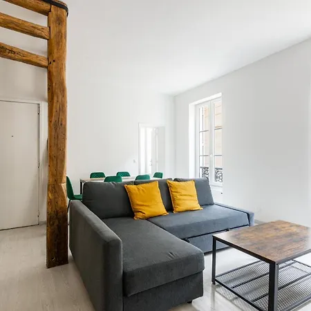 Luxurious 2 Bedroom Avenue Des Champs-elysees Saint-philippe Du Roule Free Netflix