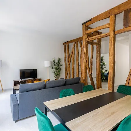 Appartement Luxurious 2 Bedroom Avenue Des Champs-elysees Saint-philippe Du Roule Free Netflix Paris