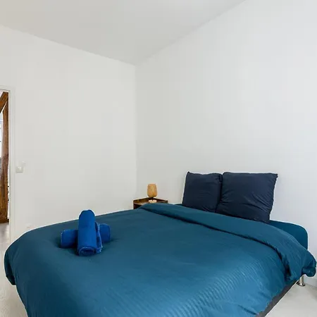 Luxurious 2 Bedroom Avenue Des Champs-elysees Saint-philippe Du Roule Free Netflix * Paris