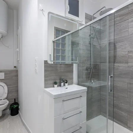 Appartement Luxurious 2 Bedroom Avenue Des Champs-elysees Saint-philippe Du Roule Free Netflix