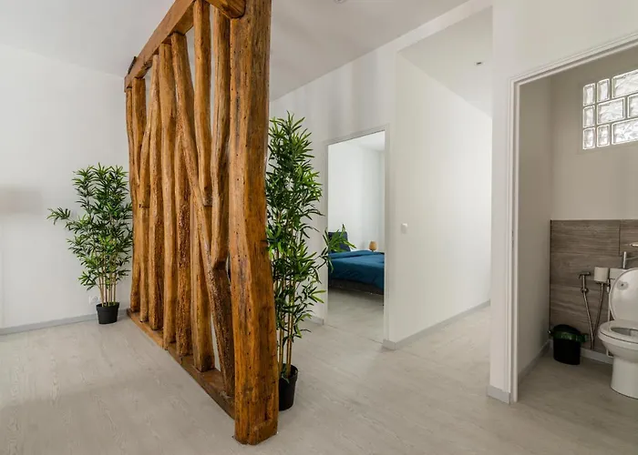 Luxurious 2 Bedroom Avenue Des Champs-elysees Saint-philippe Du Roule Free Netflix * 파리