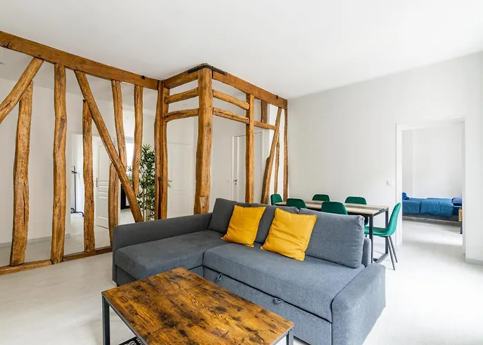 Luxurious 2 Bedroom Avenue Des Champs-elysees Saint-philippe Du Roule Free Netflix 파리