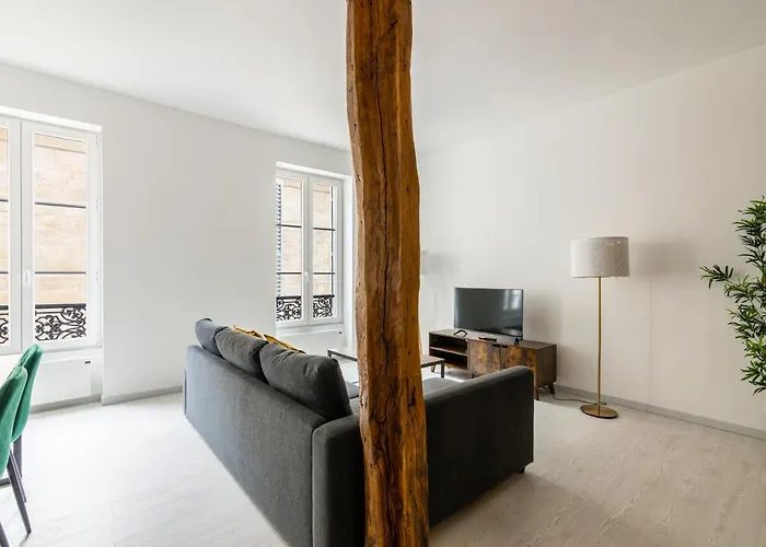 Luxurious 2 Bedroom Avenue Des Champs-elysees Saint-philippe Du Roule Free Netflix 파리