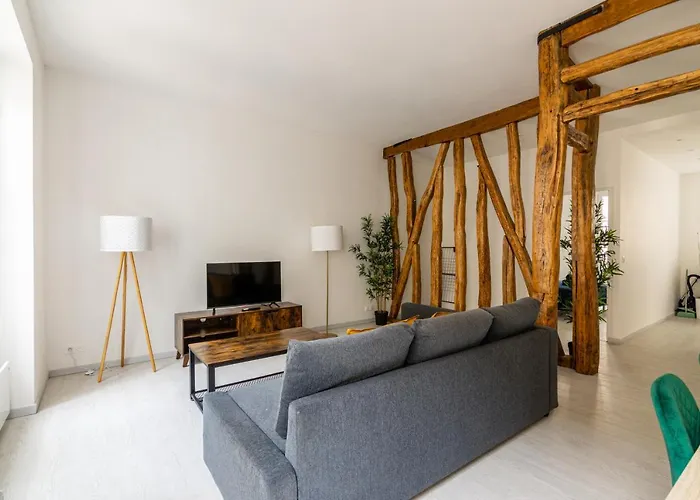 Luxurious 2 Bedroom Avenue Des Champs-elysees Saint-philippe Du Roule Free Netflix 아파트 *