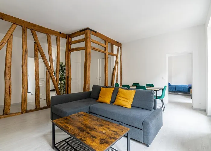 Luxurious 2 Bedroom Avenue Des Champs-elysees Saint-philippe Du Roule Free Netflix 아파트 파리