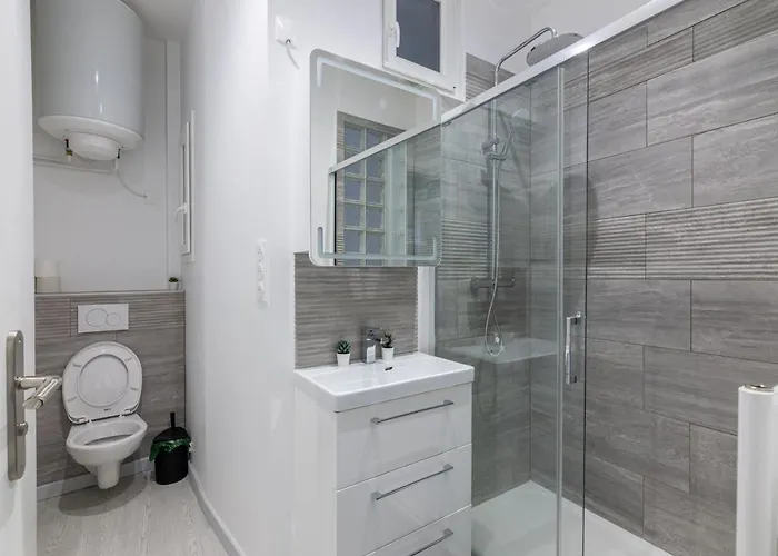 아파트 Luxurious 2 Bedroom Avenue Des Champs-elysees Saint-philippe Du Roule Free Netflix